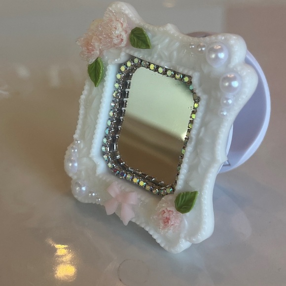 White & Pink Mirror Flower Pop Socket - Picture 4 of 6